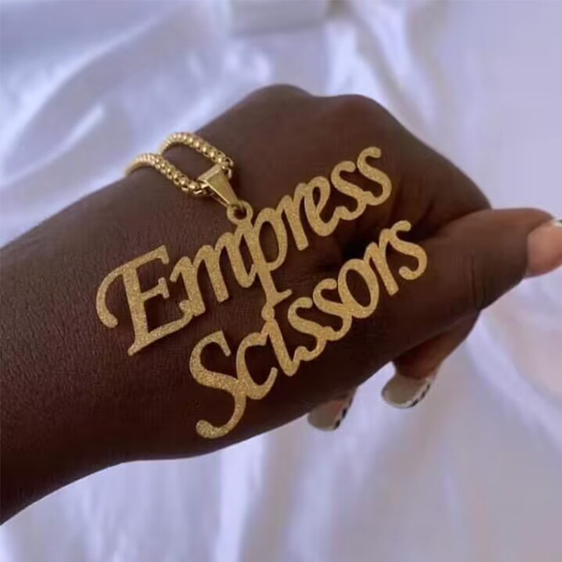 Women Fashion Names - Kalung nama buram kustom untuk wanita